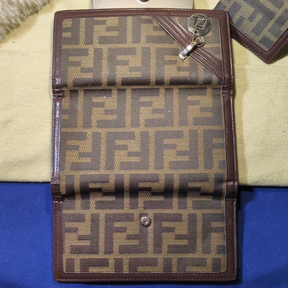Vintage Fendi Brown/Gold Zucca Continental Wallet / FFCharm/CheckBook Insert$250 - Picture 10 of 14